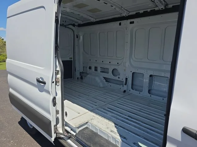 Used 2024 White Ford  image 25