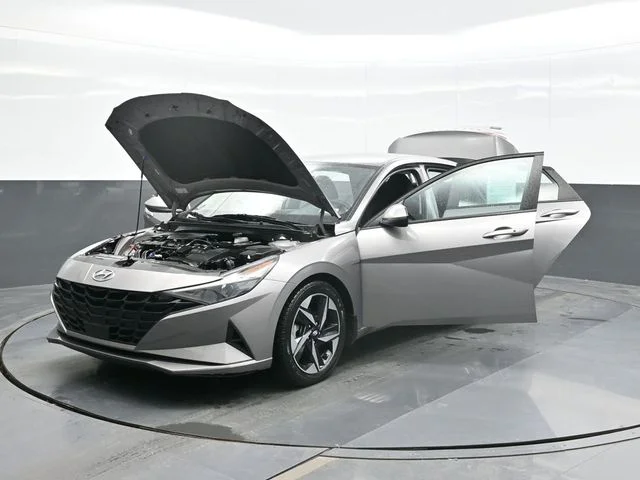 Used 2023 Silver Hyundai SEL image 30