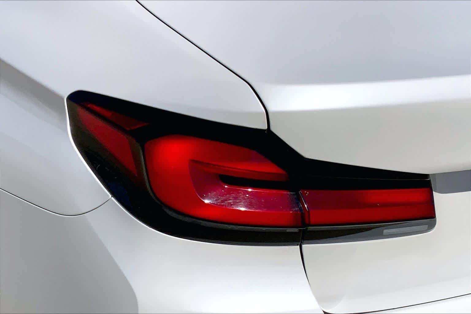 Used 2022 Mineral White Metallic BMW 540i image 28