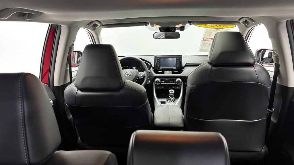 Used 2021 Red Toyota XLE Premium image 37