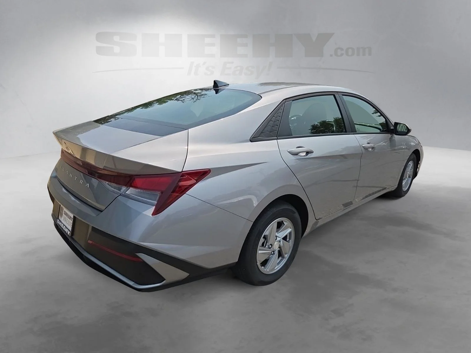 Used 2025  Hyundai SE image 9