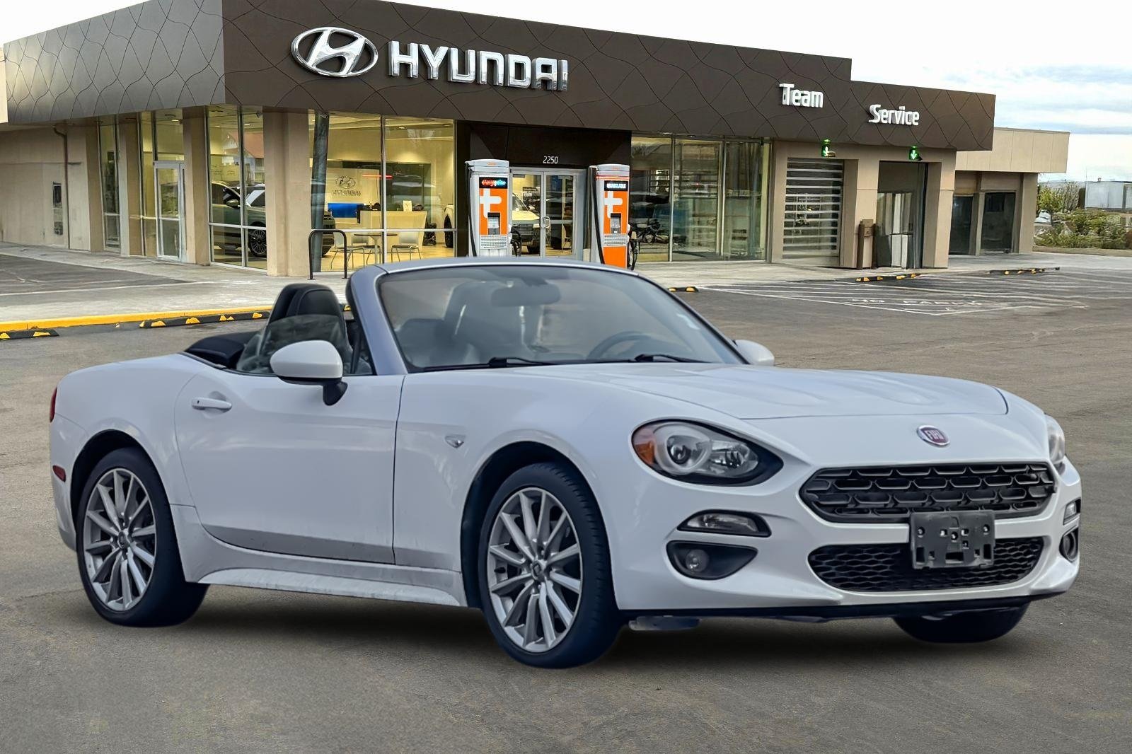 Used 2017 FIAT 124 Spider Lusso with VIN JC1NFAEK2H0126793 for sale in Bend, OR