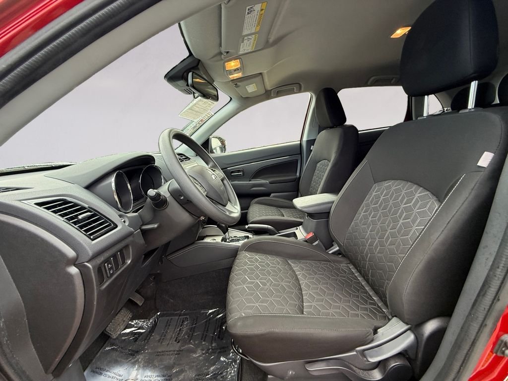 Used 2026  Mitsubishi 2.0 ES image 10