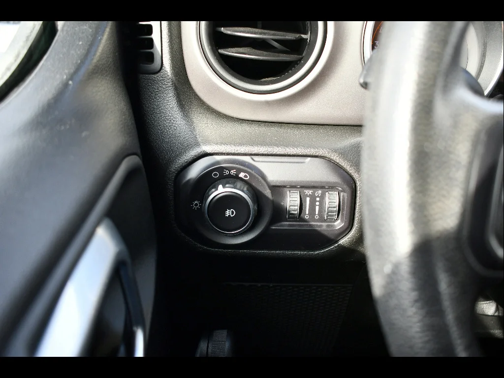 2018 Jeep All-New Wrangler Unlimited Sport - Photo 18