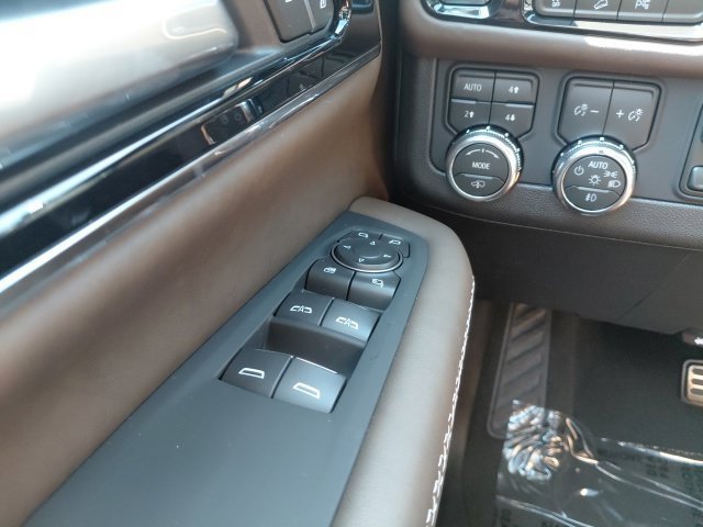 New 2026 Glacier White Tricoat GMC Denali Ultimate image 21