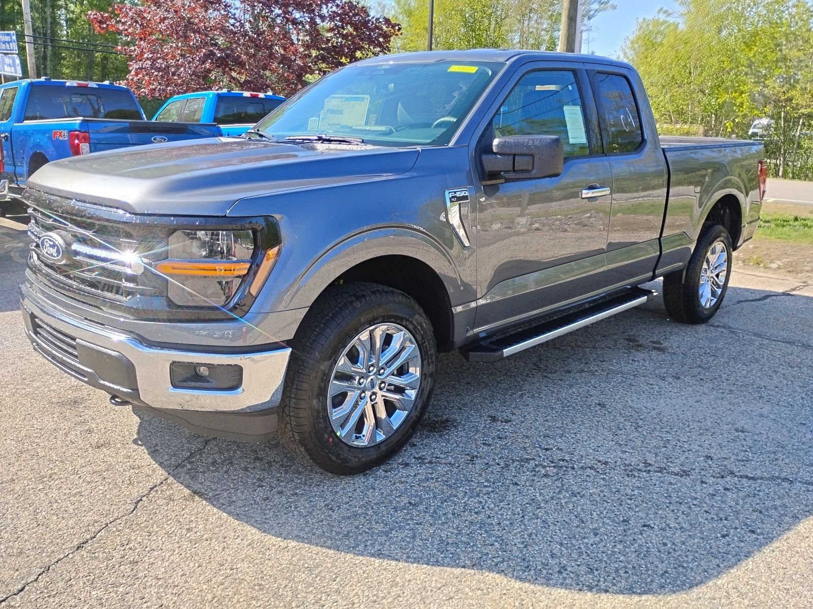 New 2026 Carbonized Gray Metallic Ford XLT image 3