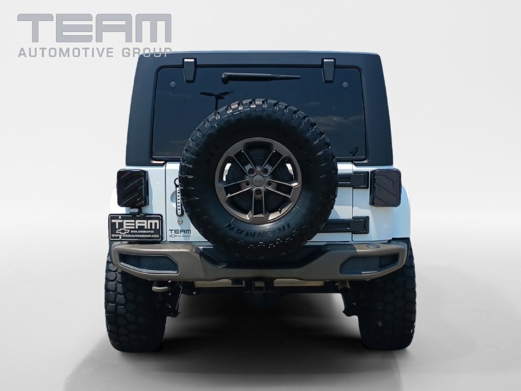 Used 2016 White Jeep Unlimited Sahara image 6