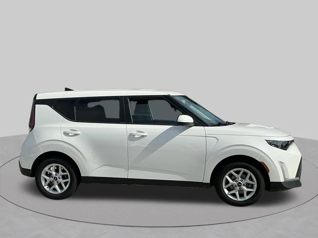 Used 2025 White Kia LX image 13