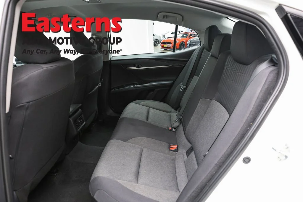 Used 2025 White Toyota LE image 21