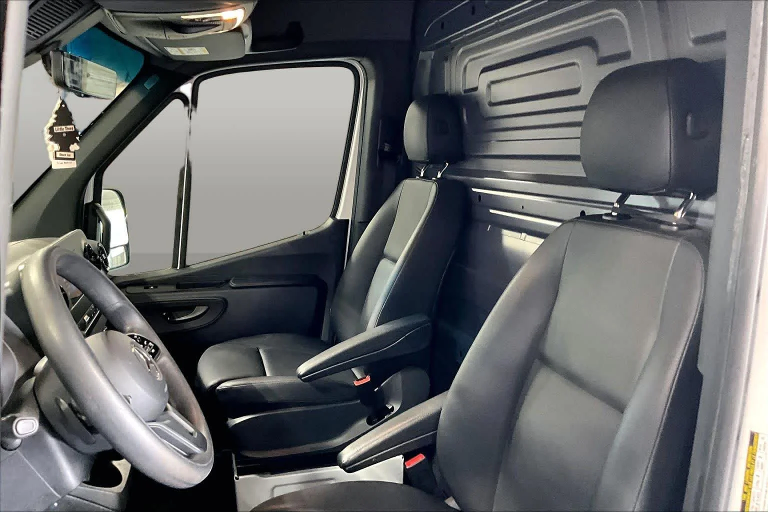 Used 2023 Arctic White Mercedes-Benz  image 7