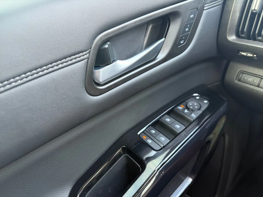 New 2026 Gray Nissan Platinum image 11