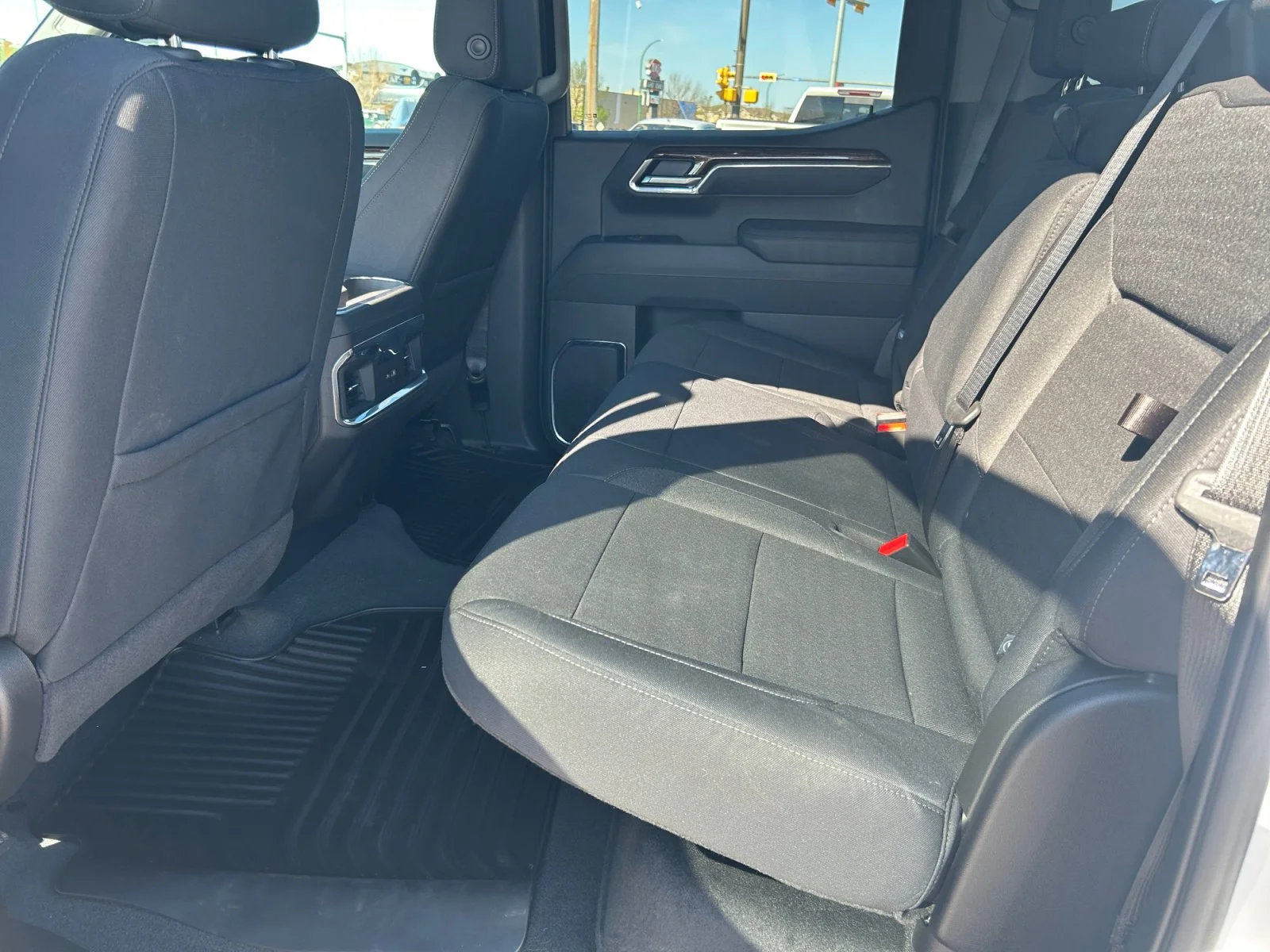 Used 2026 White GMC Elevation Crew 5.3L 4X4 image 16