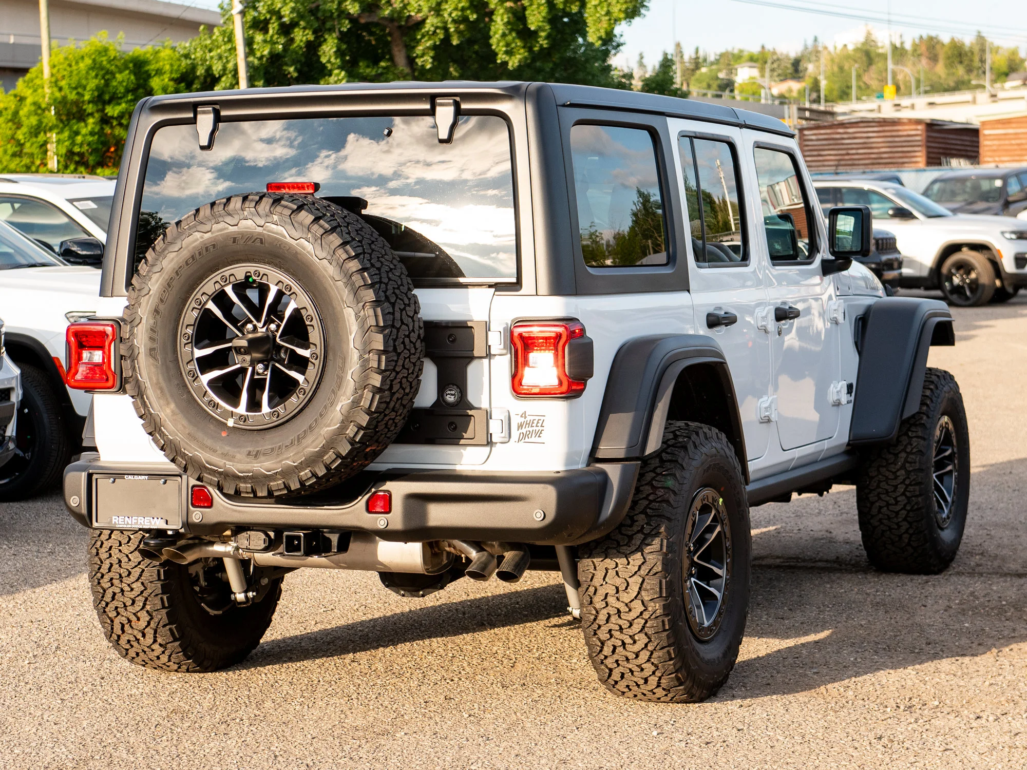 New 2026 White Jeep Willys 392* 470 HORSEPOWER, Nappa Leather, Steel Bumpers image 6
