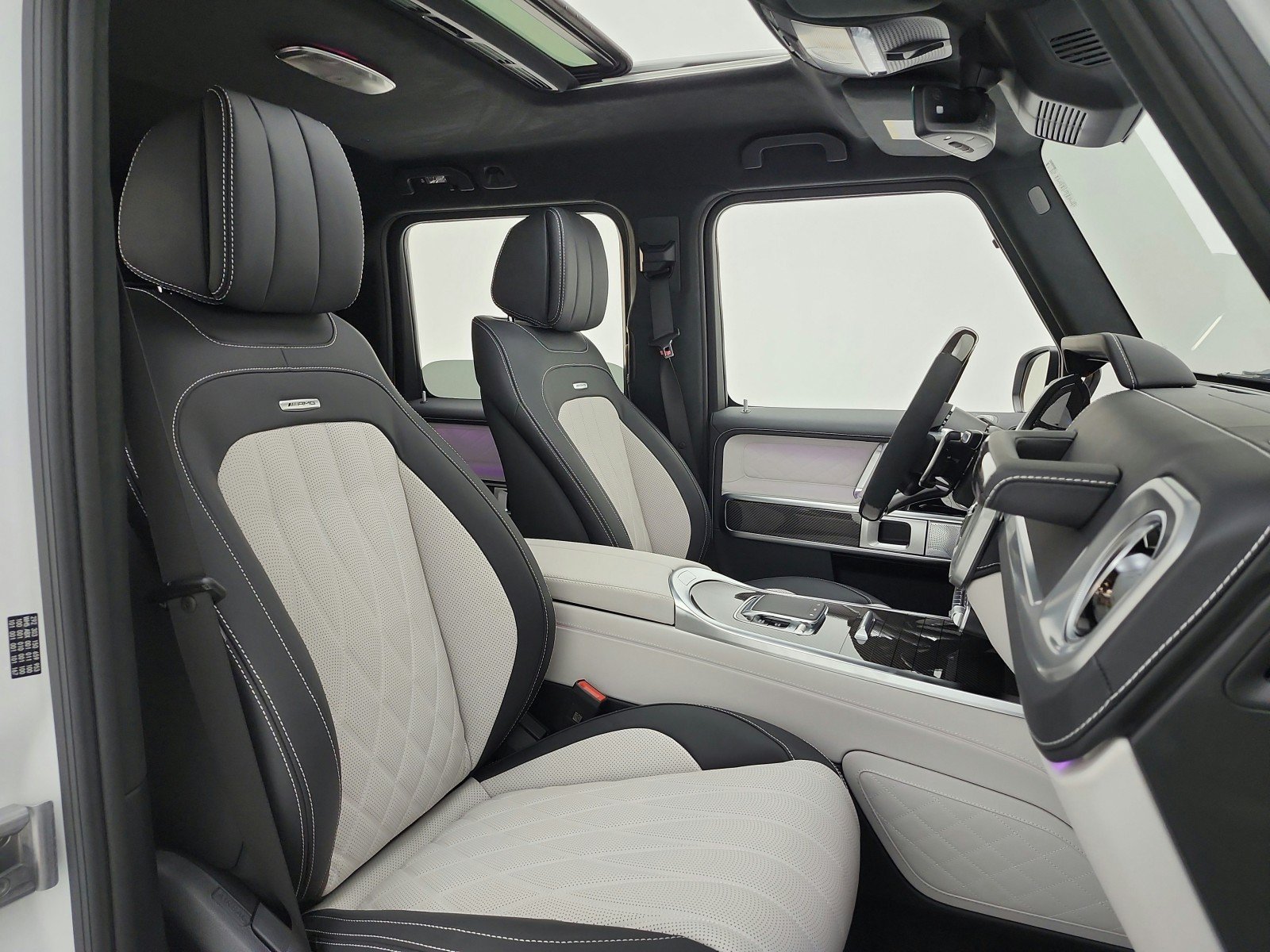 New 2026 MANUFAKTUR Moonlight White Magno Mercedes-Benz AMG® G 63 SUV image 45
