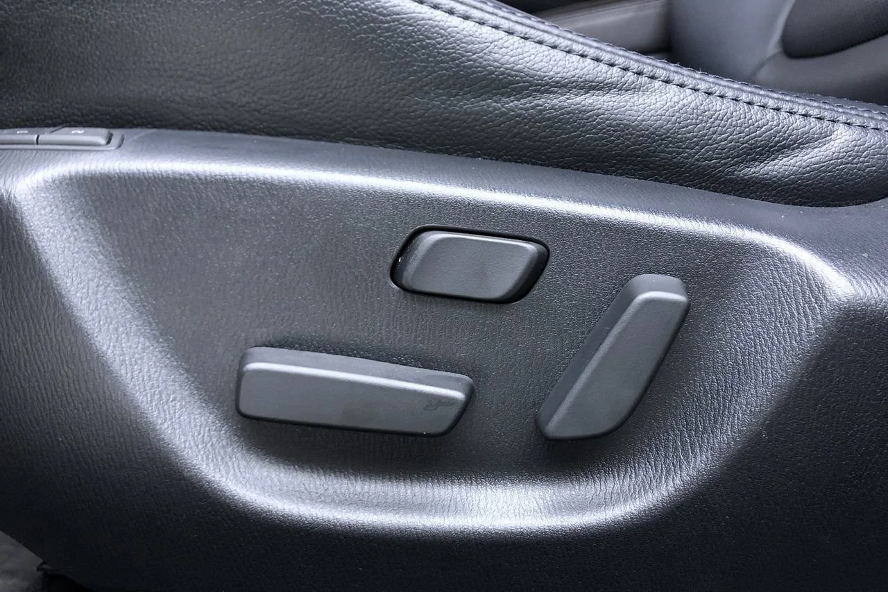 Used 2017 Snowflake White Pearl Mazda Grand Touring image 19
