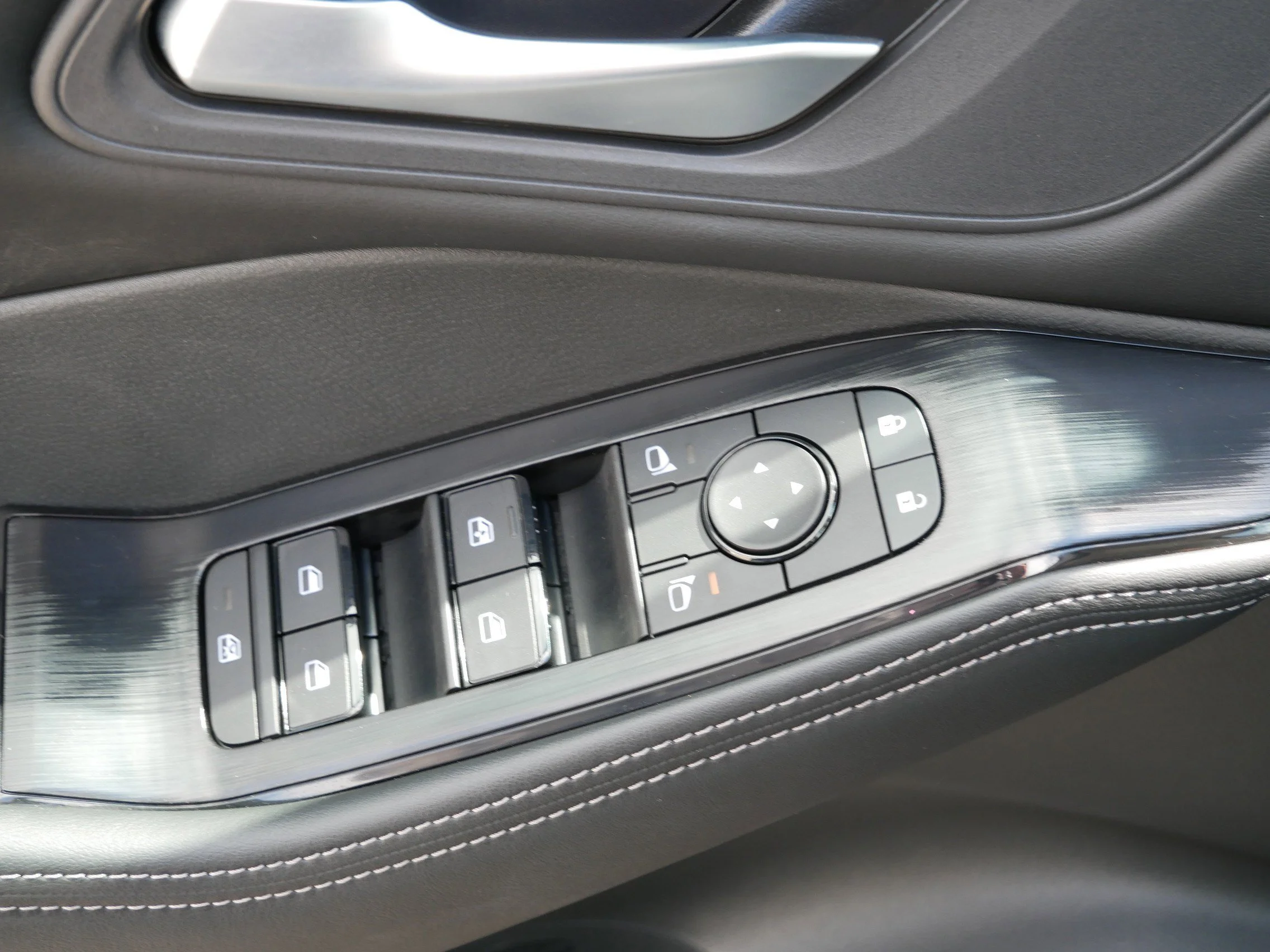 2026 Nissan Rogue SV - Photo 19