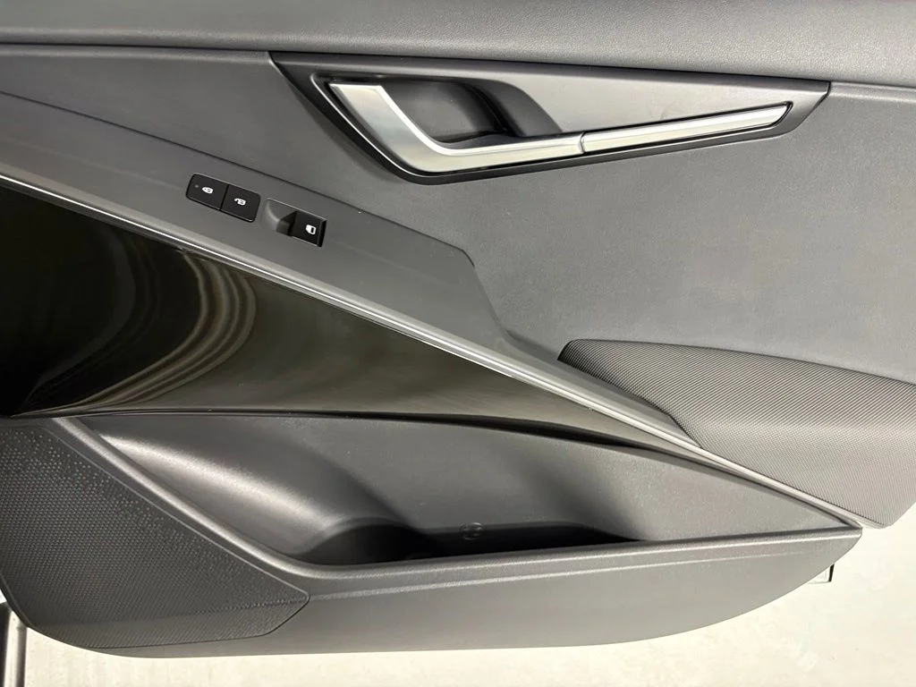 New 2026 Steel Gray Kia WIND image 12