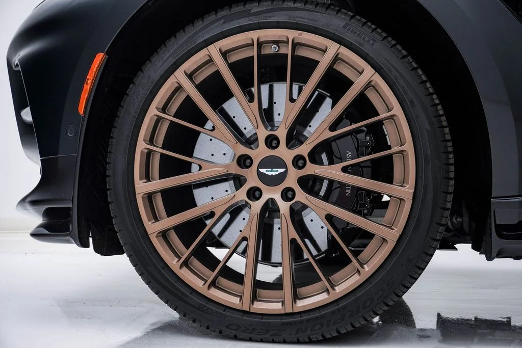 Used 2025 Q Oberon Black Aston Martin 707 image 15