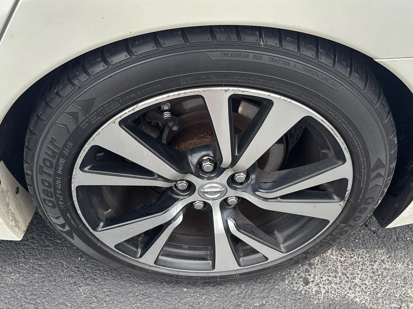 Used 2018 Pearl White Nissan S image 4