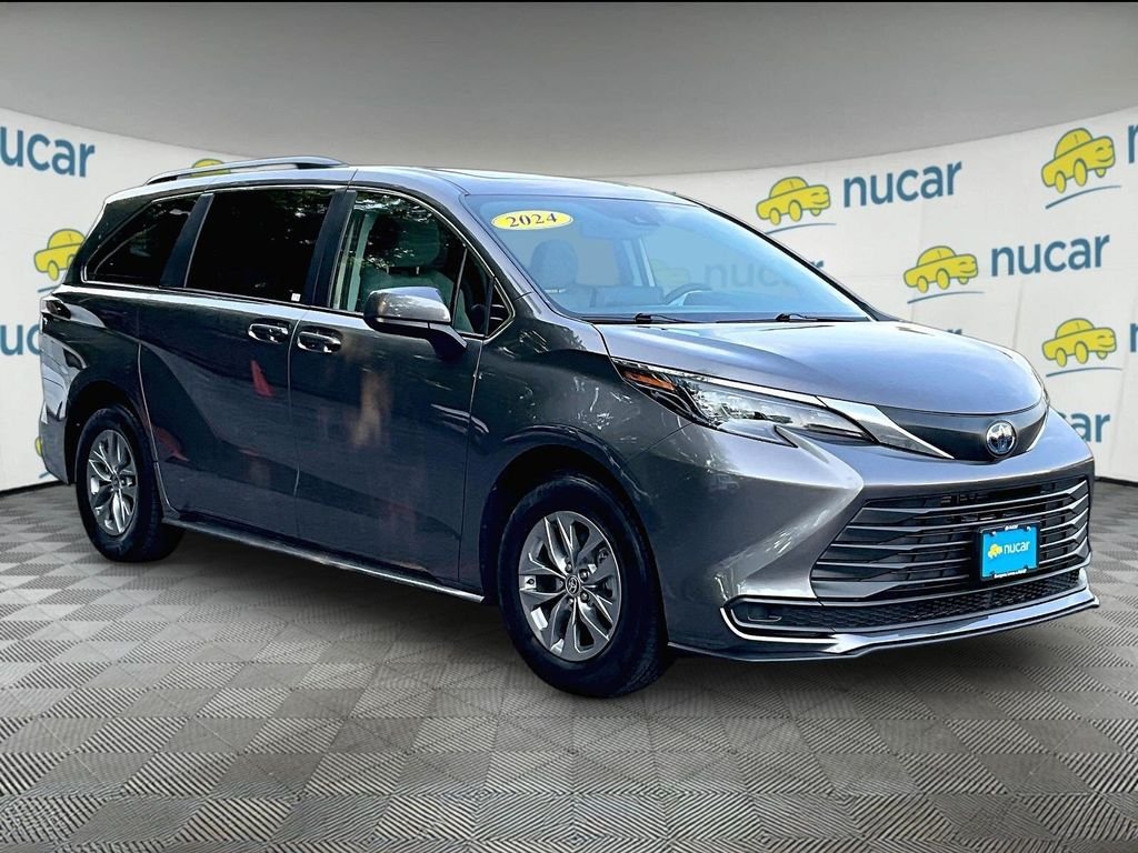 2024 Toyota Sienna LE 8-Passenger Hybrid AWD's photo