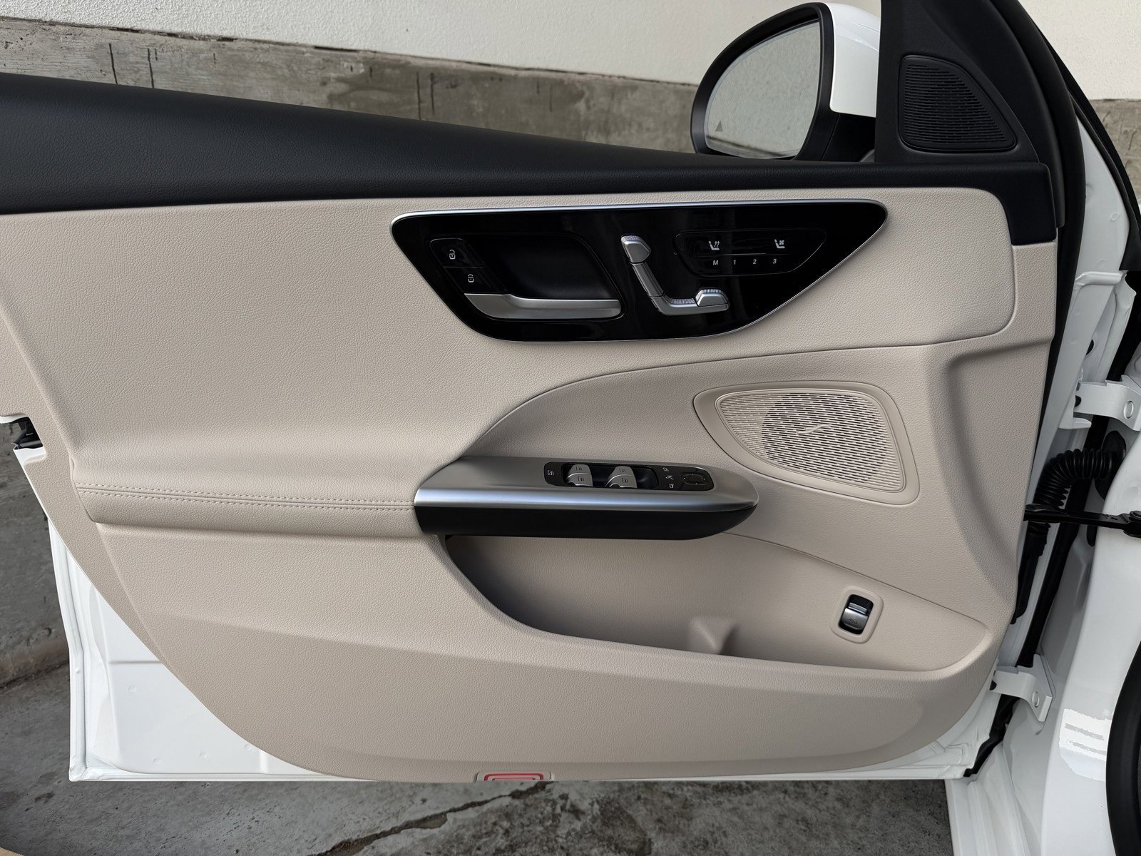 New 2026 Polar White Mercedes-Benz C 300 image 40