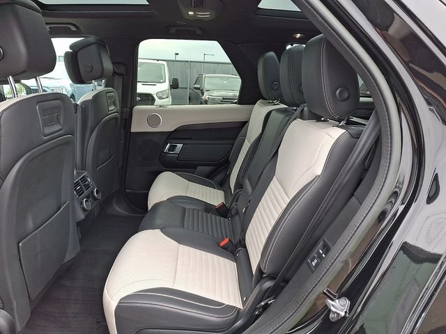 Used 2023 Santorini Black Land Rover Metropolitan Edition image 10