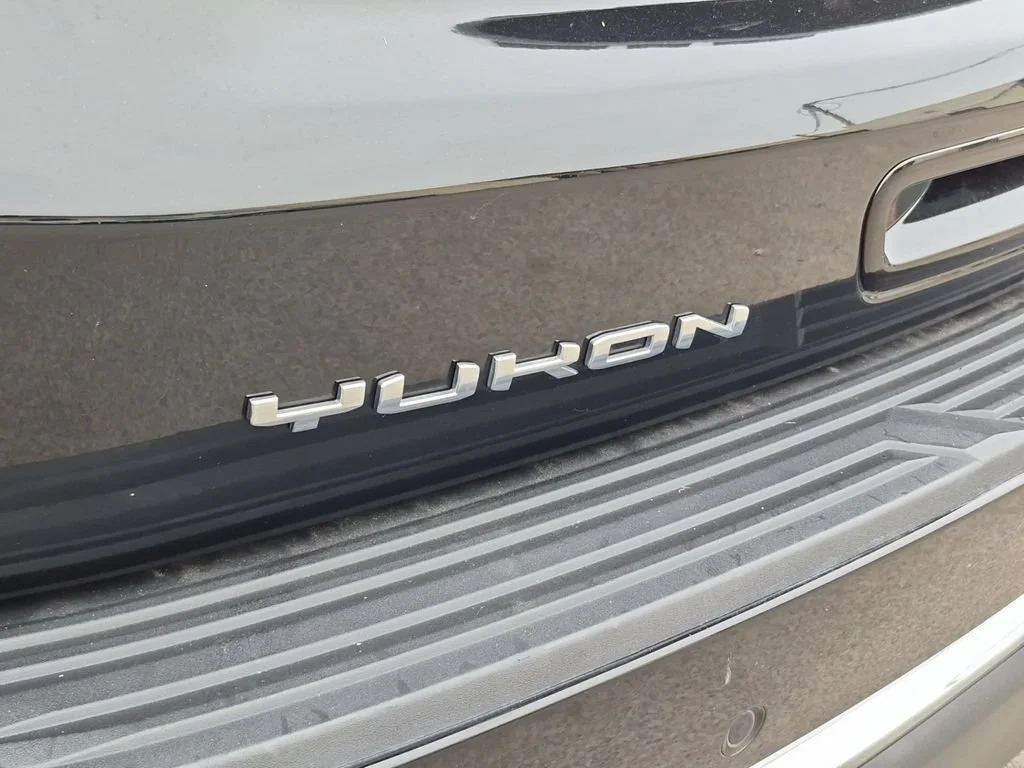 Certified Used 2025 Onyx Black GMC Elevation image 32