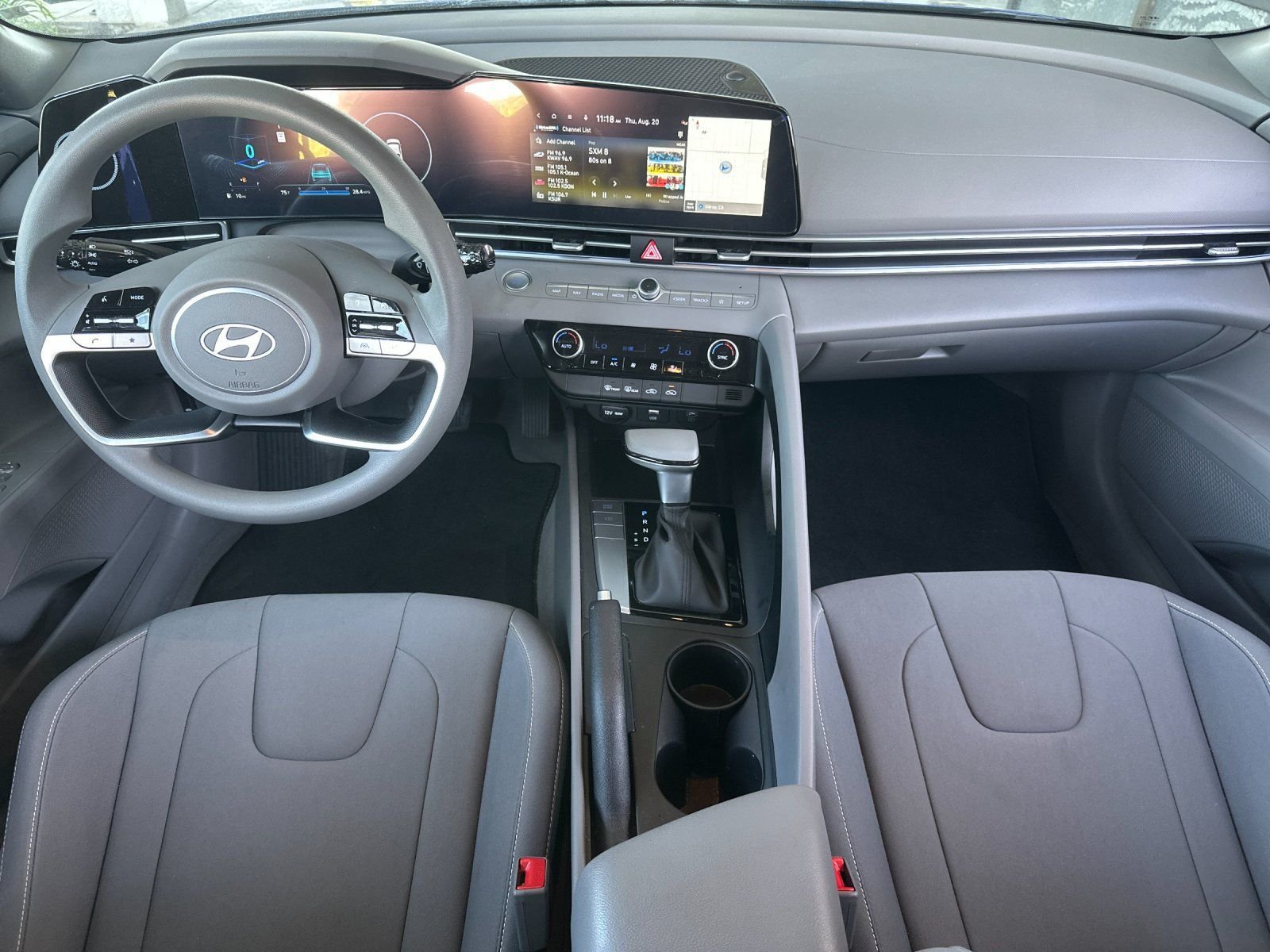 2024 Hyundai Elantra SEL - Photo 12