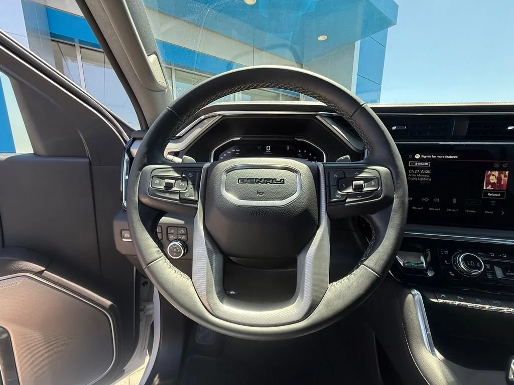 Used 2024 White Frost Tricoat GMC Denali image 20