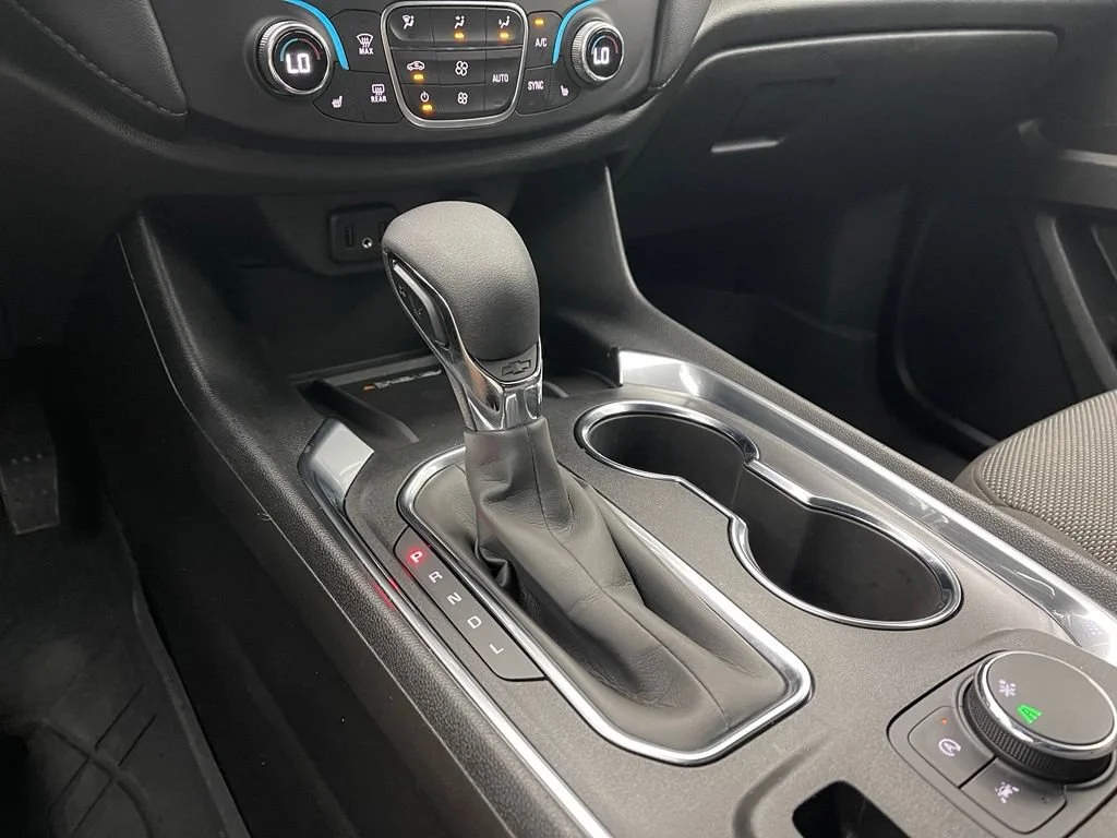 Used 2023 Northsky Blue Metallic Chevrolet LT Cloth image 28