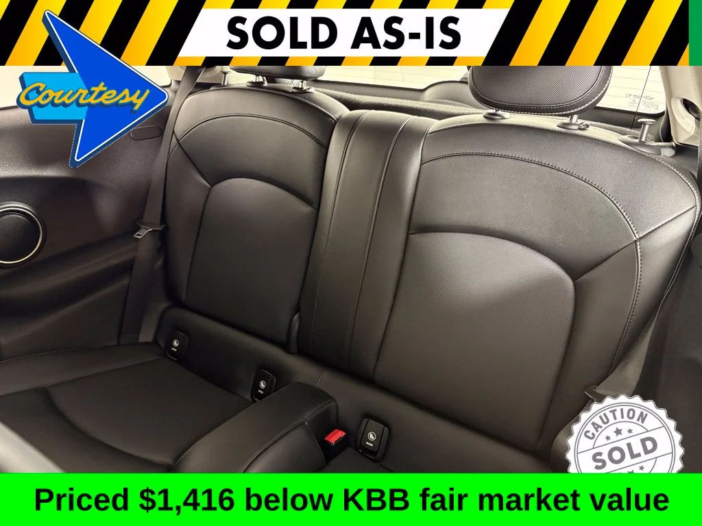 Used 2015 Red MINI Base image 29