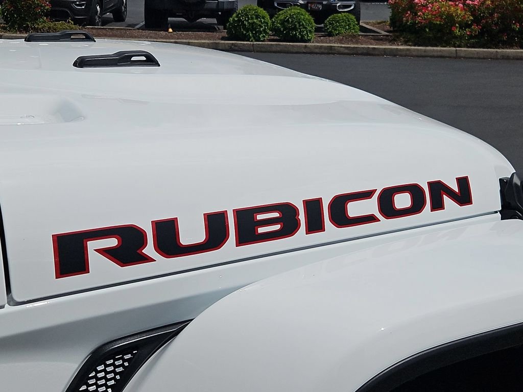 New 2026 Bright White Clear-Coat Exterior Paint Jeep Rubicon image 17