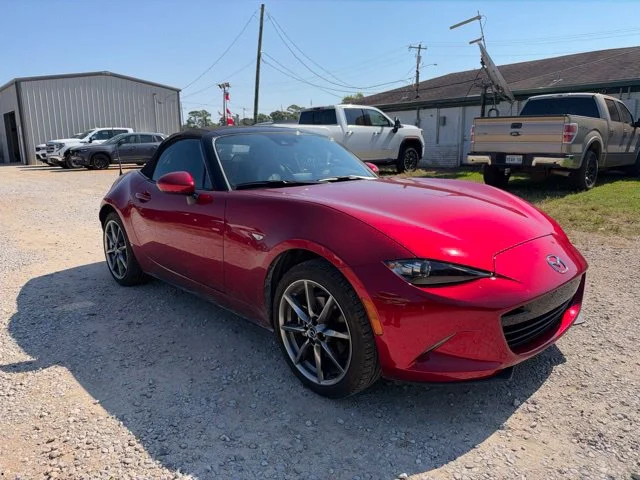 Used 2022 Red Mazda Grand Touring image 1