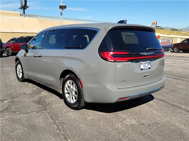 Used 2025 Gray Chrysler Select Front-Wheel Drive Passenger image 3