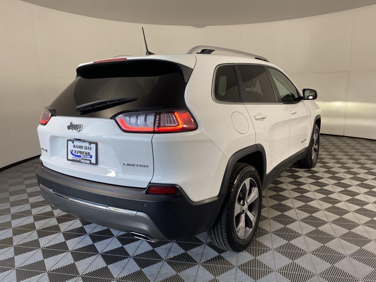 Used 2020 Bright White Clearcoat Jeep Limited image 9