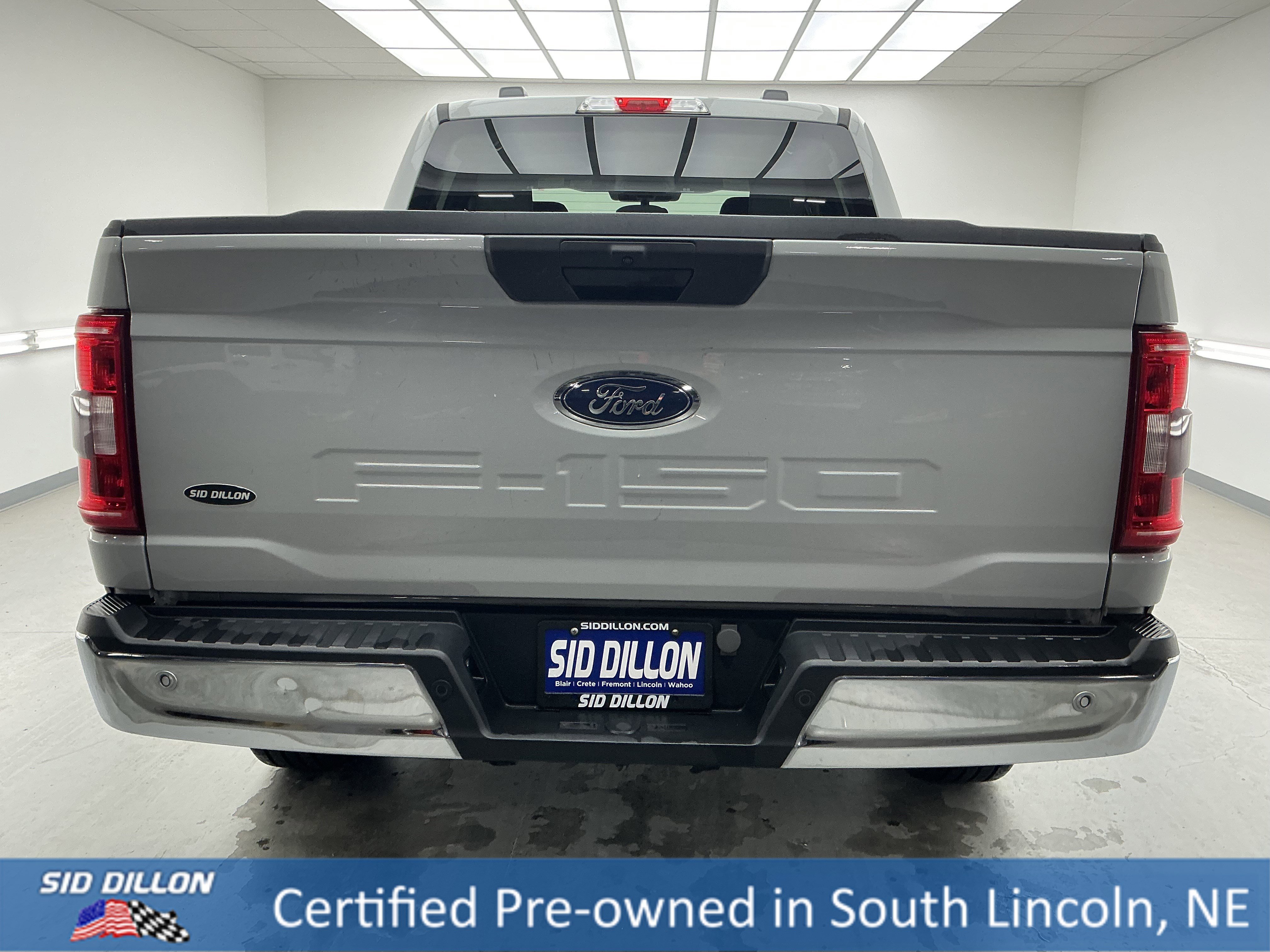 View vehicle photo 5