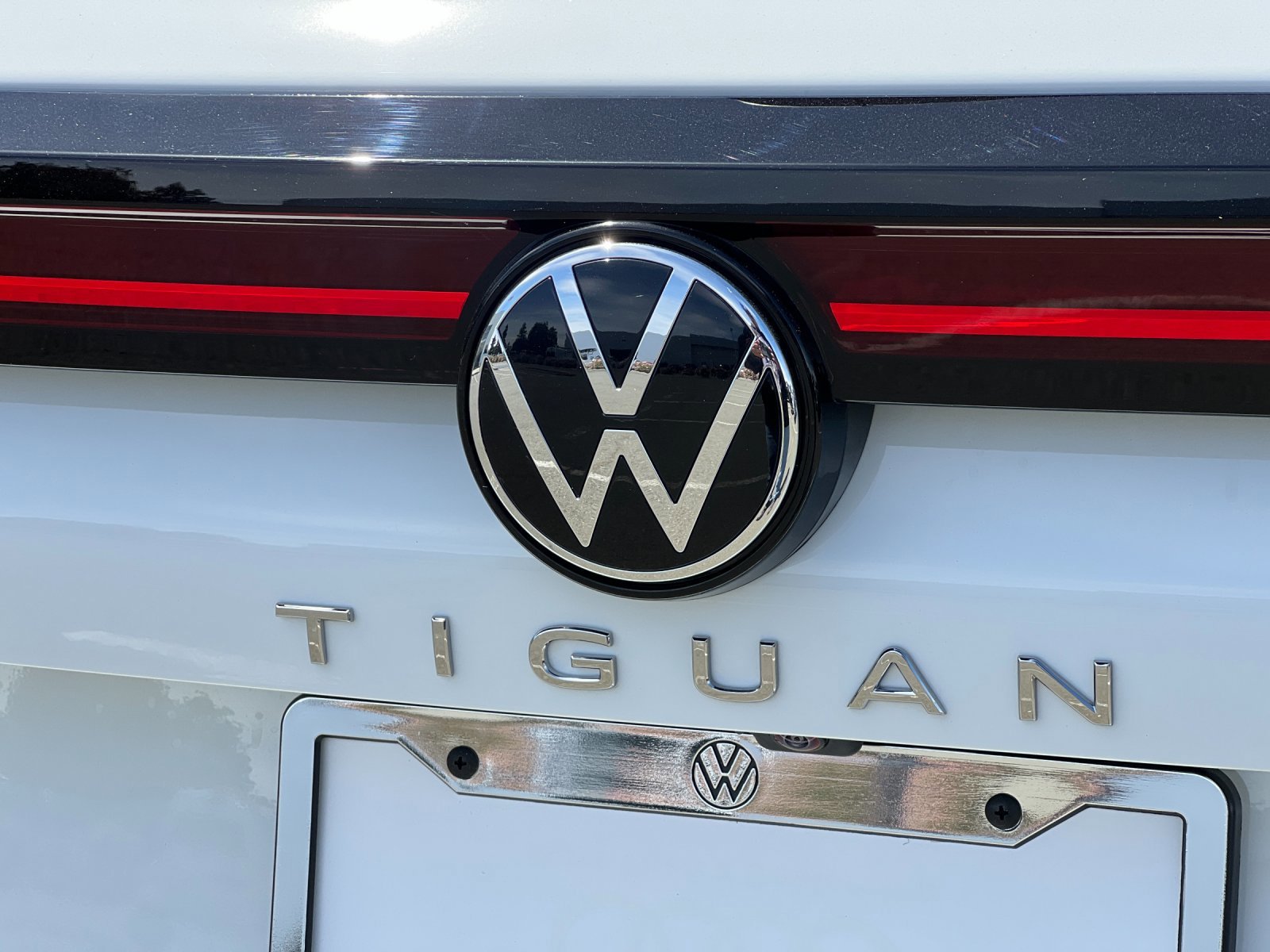 New 2026 Pure White Volkswagen S image 25