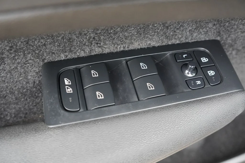 Used 2023 Black Volvo Ultimate image 24