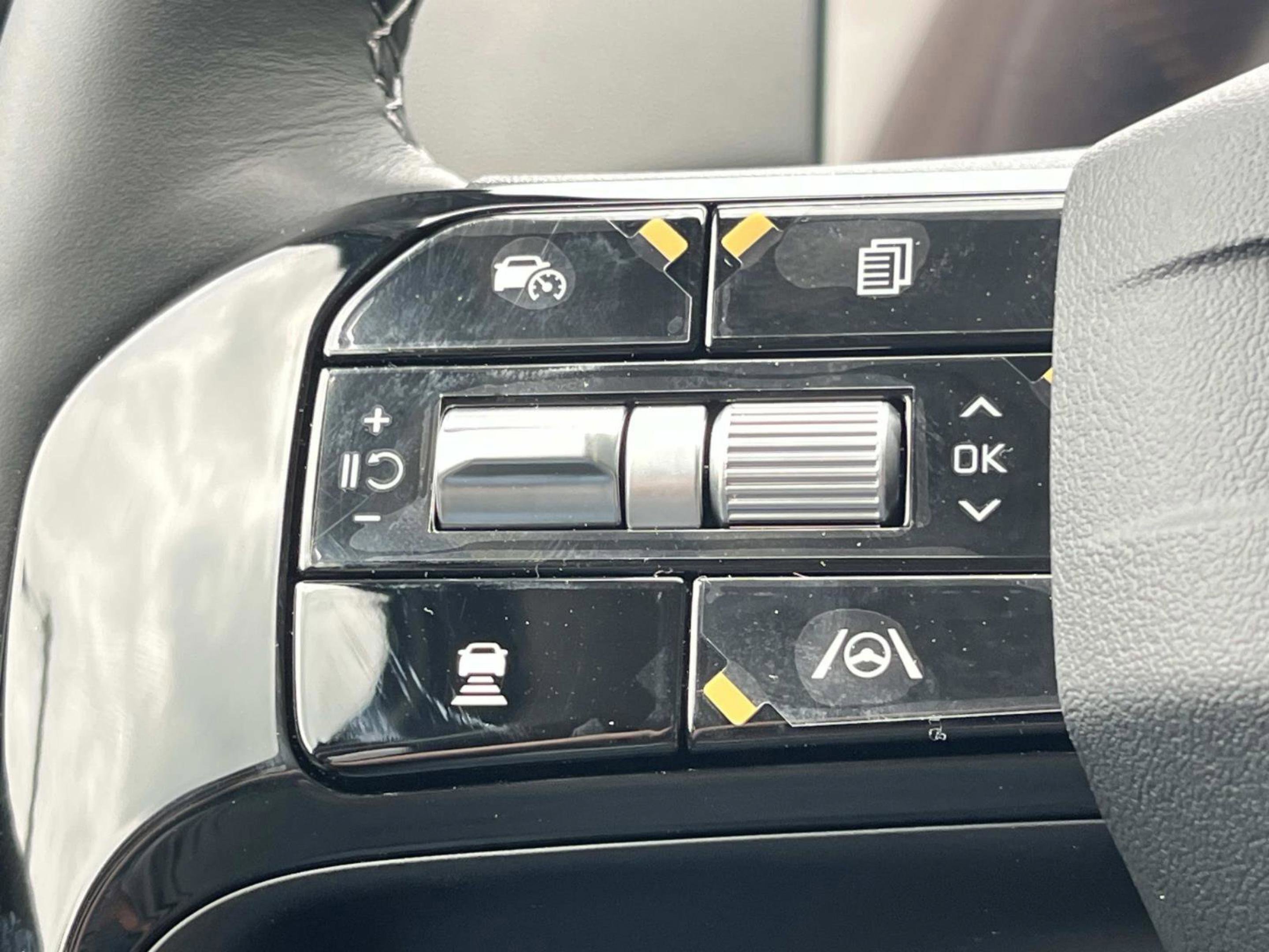 New 2026 Snow White Pearl Kia EX image 28
