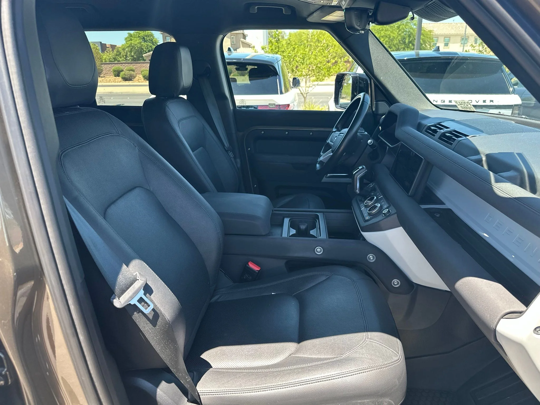 Used 2023 Gondwana Stone Metallic Land Rover S image 4