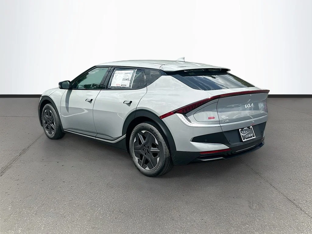 New 2026 Wolf Gray Kia LIGHT image 5