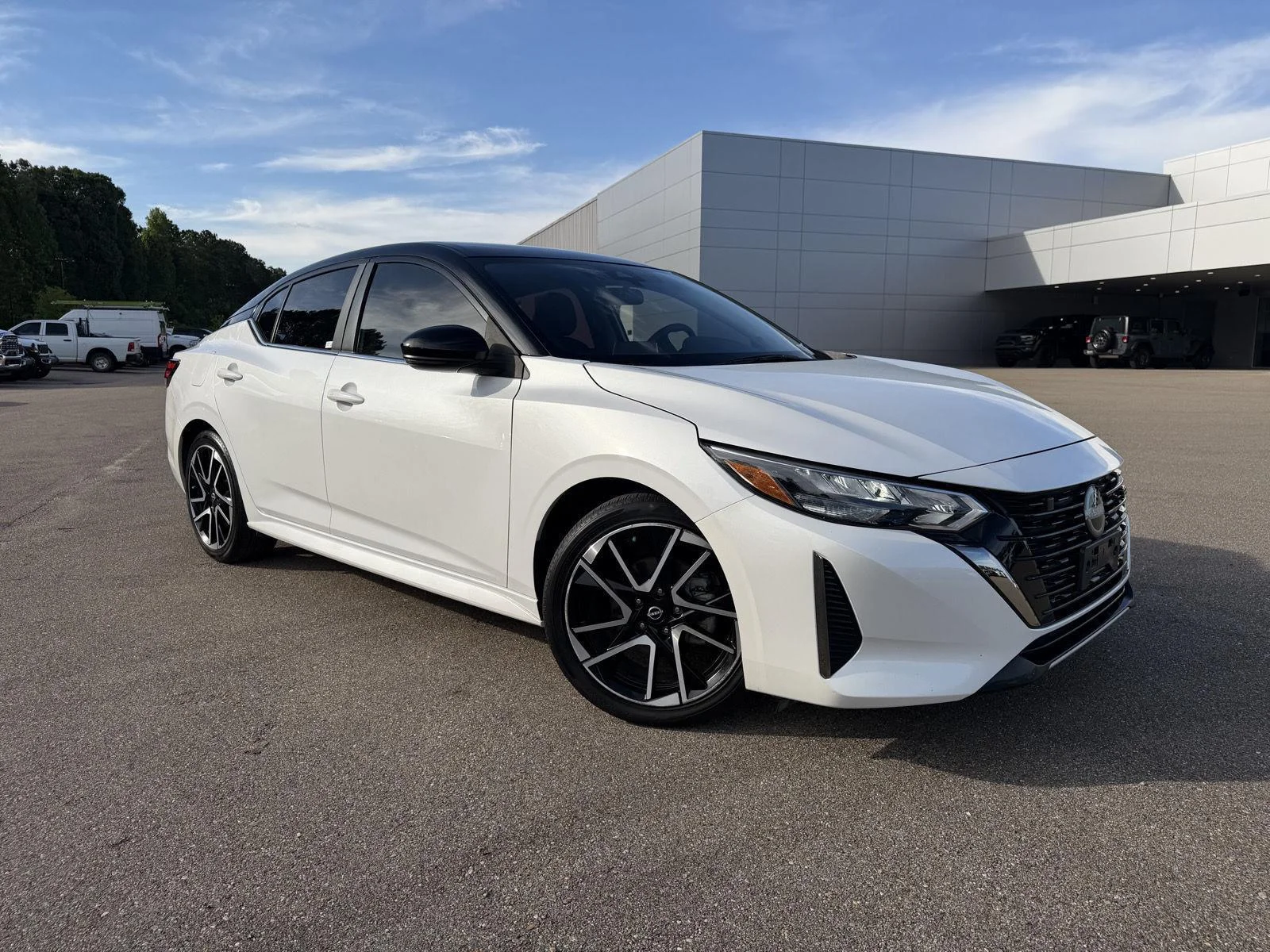 Used 2025 Aspen White/Super Black Nissan SR image 3