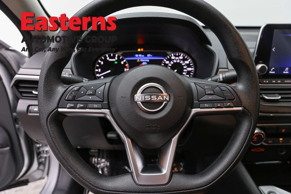 Used 2024 Silver Nissan 2.5 SV image 10