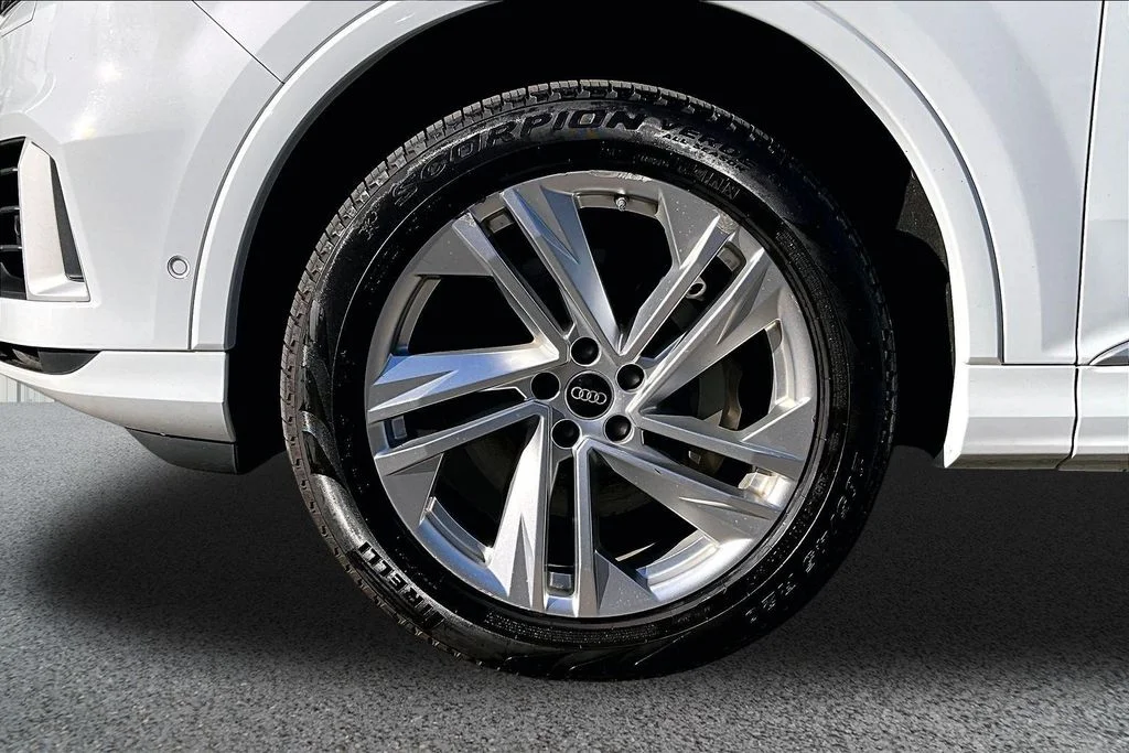 Used 2022  Audi 55 Premium Plus image 33