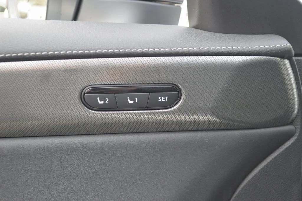Certified Used 2026 White INFINITI LUXE image 13