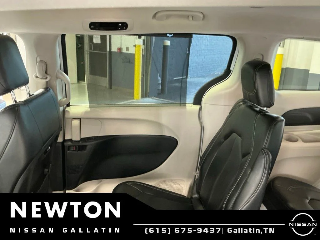 Used 2023 Bright White Clearcoat Chrysler Touring L image 45