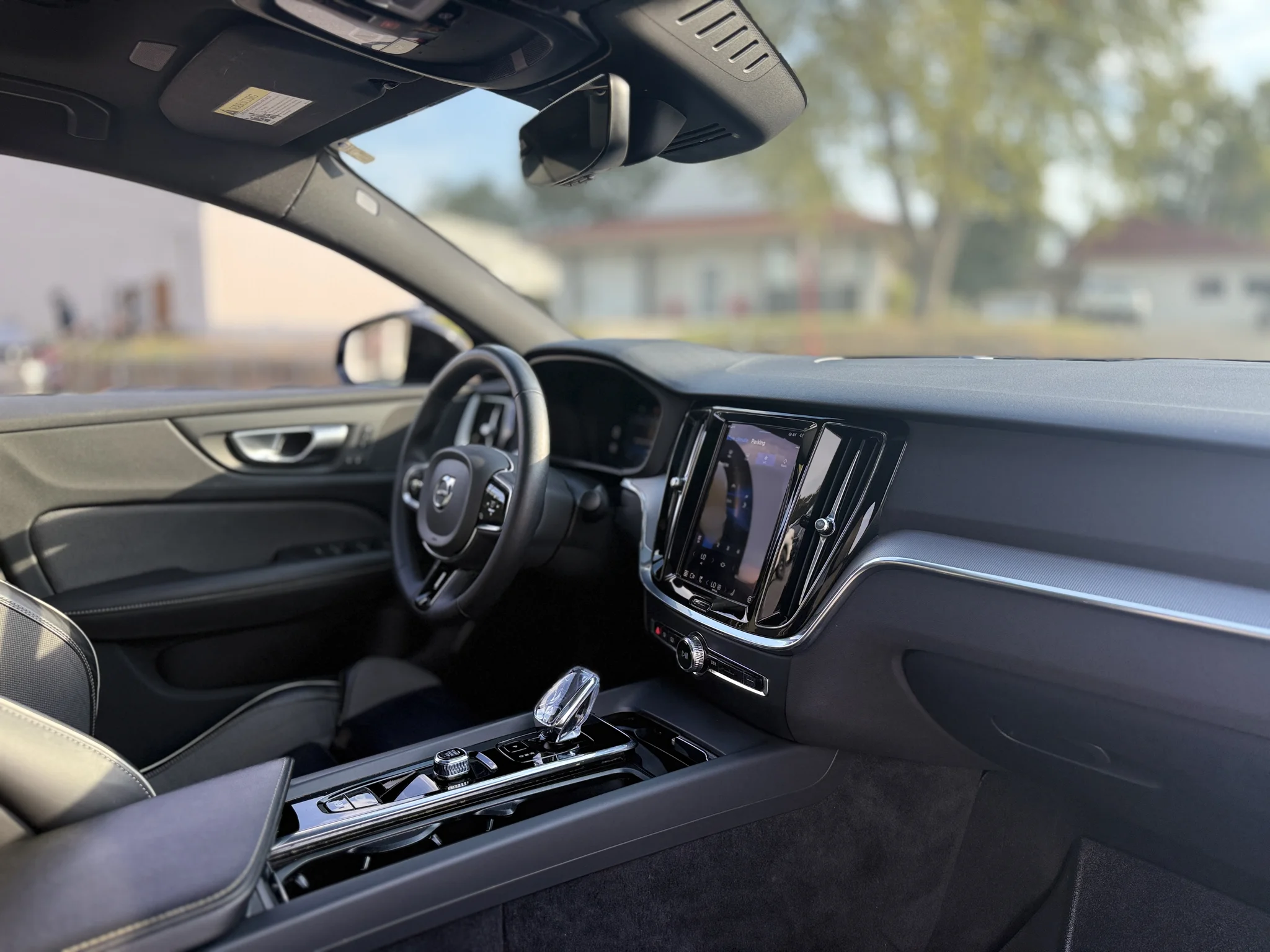 Used 2024 Crystal White Metallic Volvo Plus Black Edition image 26