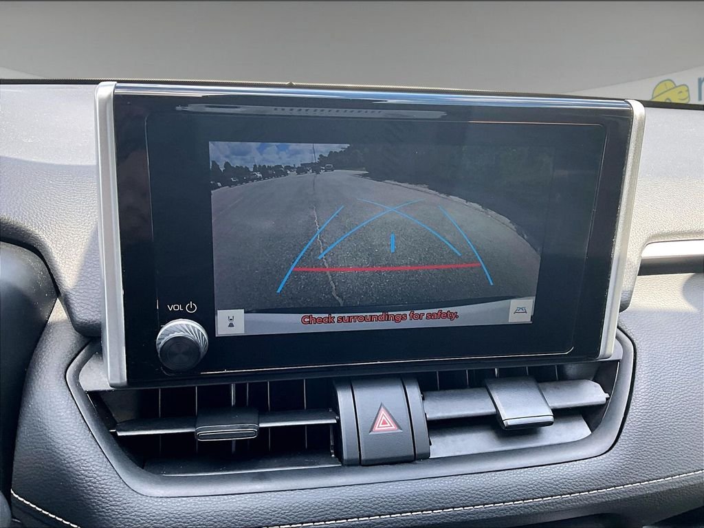 Used 2025 White Toyota XLE image 19