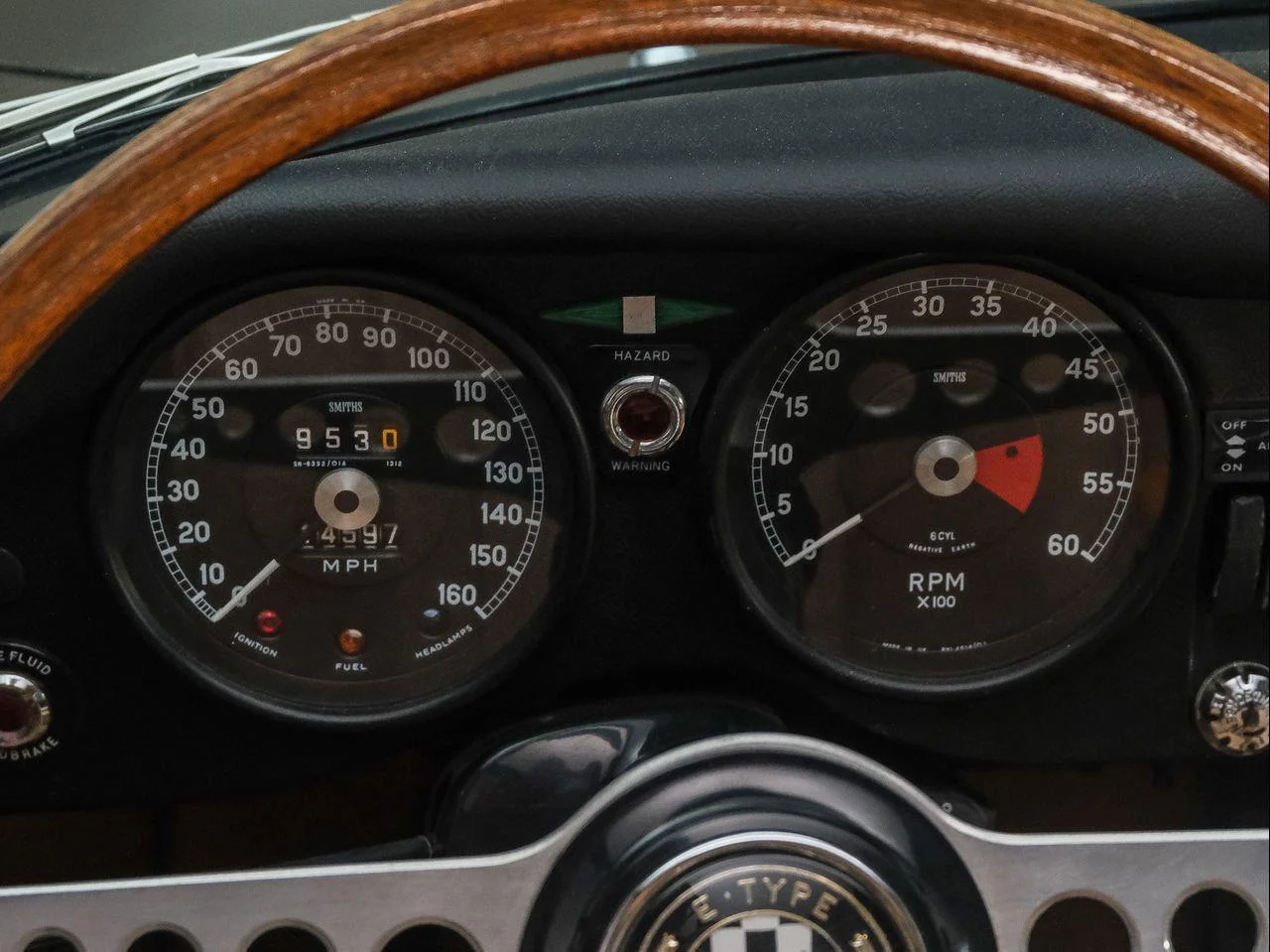 Used 1971  Jaguar Series II image 33