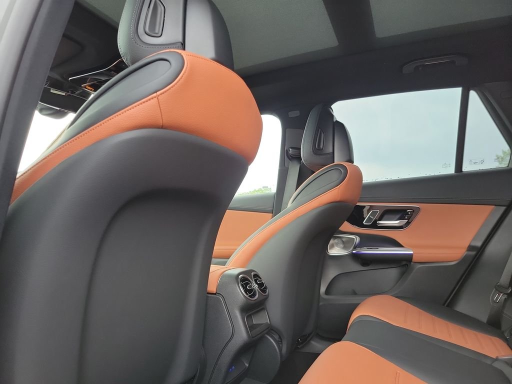 New 2027 MANUFAKTUR Alpine Grey Mercedes-Benz GLC 300 image 11